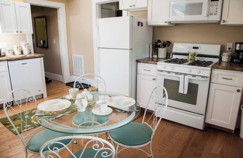 Forest Hills Apartment | Traditional decor, 1 Brm, 1 Bath, Floor 3 US OPEN