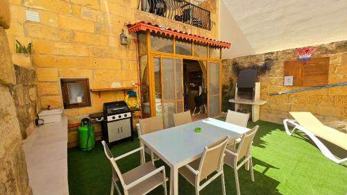 Xaghra House | Traditional Farmhouse Central Gozo