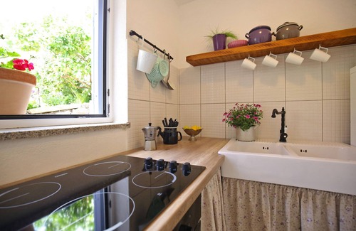 Preko House | Traditional holiday house by the sea