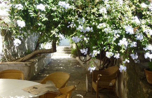Chora House | Traditional House with Garden in Historic Town by JJ Hospitality-