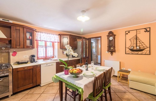 Valdebek Apartment | Traditional Istrian House - Family Apartment with swimming pool - near Kamenjak
