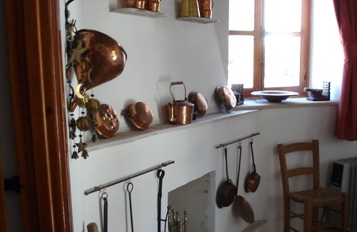 Akapnou House | Traditional large detached village house wih private pool and enclosed courtyard