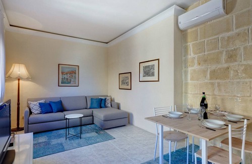 Senglea House | Traditional Maltese Townhouse, Roof Terrace and Views