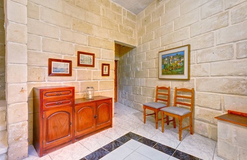 Senglea House | Traditional Maltese Townhouse Roof Terrace and Views