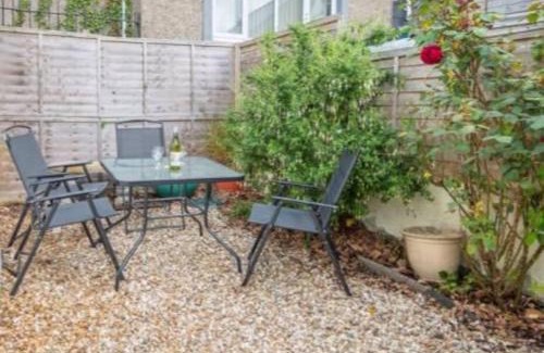 Llangwm House | Traditional Stone cottage in heart of the village