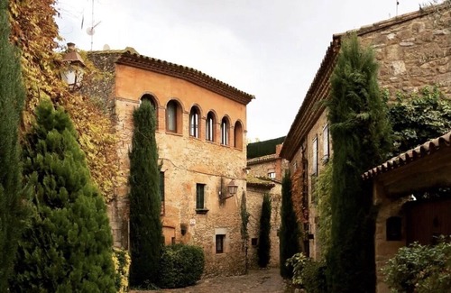 Peratallada House | Traditional stone house in Peratallada