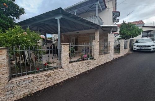 Archea Pissa House | Traditional Stone House-Ideal for families