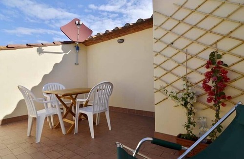 Caldana House | Traditional stone house in romatic tuscan villlage (near the sea)