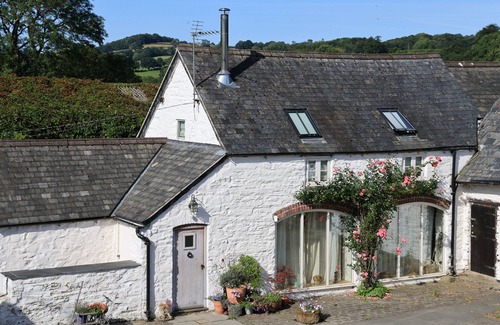 Ruthin Cottage | TRADITIONAL STYLE COTTAGE WITH STUNNING VIEWS