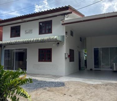 Chaloklum House | Traditional Thai House Chaloklum