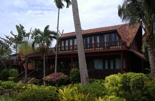 Bang Po Villa | Traditional Thai Style Beach Villa