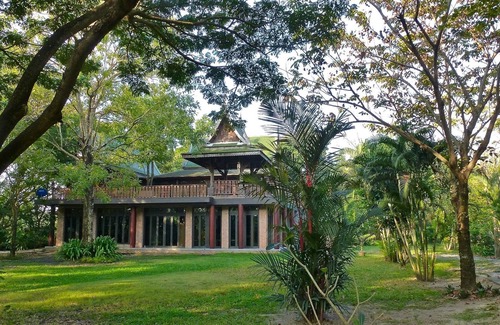 Lat Krabang Villa | Traditional Thai Wood House based Modern Villa Resort w/Garden