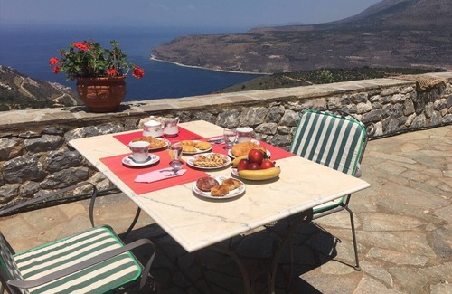 Areopoli Villa | Traditional Villa with Amazing Sea View