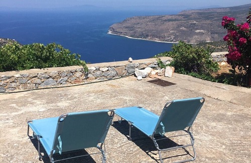 Areopoli Villa | Traditional Villa with Amazing Sea View