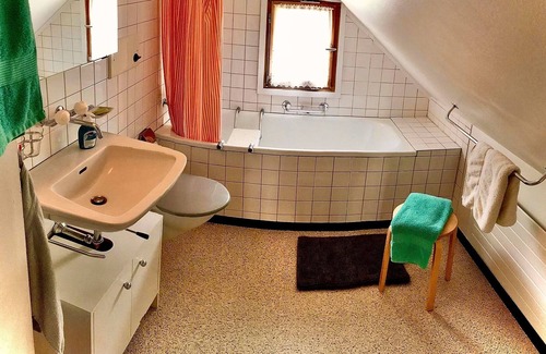 Gais Apartment | Traditionelle Appenzeller Wohnung mit Garten und Spielplatz