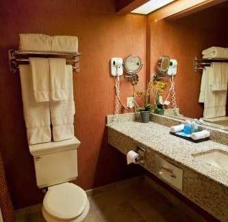 Town of Union Hotel | Traditions Hotel & Spa Johnson City - Binghamton, an Ascend Collection Hotel