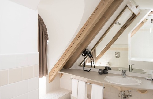 Kirchwerder Hotel | Traditionshaus by Zollenspieker Fährhaus