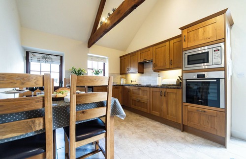 Newton Grange Cottage | Trail View - Stunning Cottage -Log Burner- High Peak Trail/Peak District