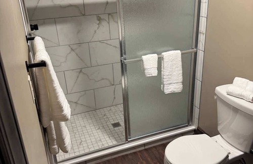 Franklin Apartment | Trails to Ales Barrow Suite 5