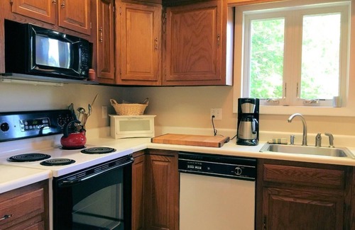 Bromley Mountain Condo | Trailside 3-Level Townhouse in the Birches
