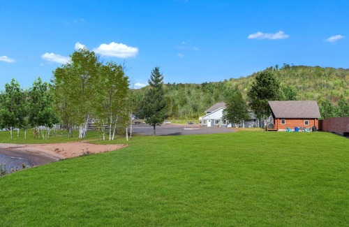 Houghton Cabin | Trailside Cabin #3, across the Lake from MTU, next to boat & snowmobile rentals