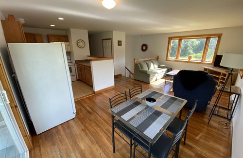 East Haven House | Trailside house on the river. Perfect for mountain biking , skiing, snowmobile.