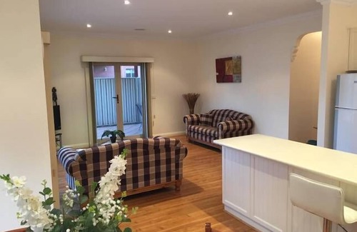 Swan Hill House | Tralea, great get away, 3 bedroom town house. Central location. Sleeps 6 Wifi