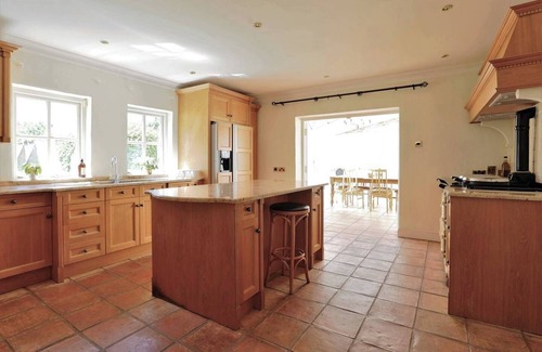 Malahide House | Tranquil 18th Century with tennis court!