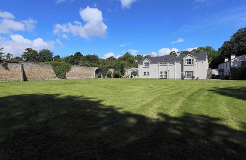 Malahide House | Tranquil 18th Century with tennis court!