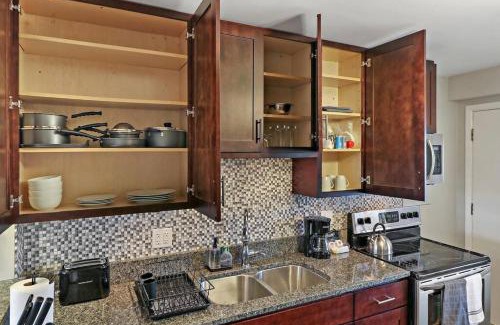 Arlington Heights Apartment | Tranquil 1BR Apartment in Arlington Heights - Salem 3C