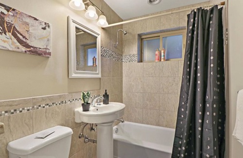 Arlington Heights Apartment | Tranquil 1BR Apartment in Arlington Heights