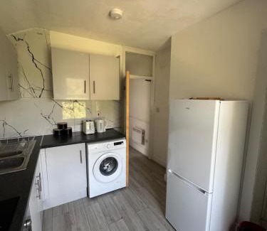 Bensham Manor Apartment | Tranquil 2BR in Thornton Heath