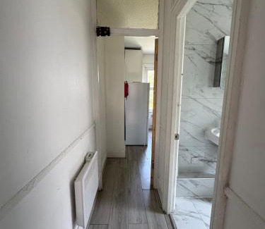 Bensham Manor Apartment | Tranquil 2BR in Thornton Heath