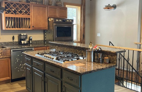 Brookfield House | Tranquil 3-bed home in Brookfield with WiFi, quiet road, patio and great room