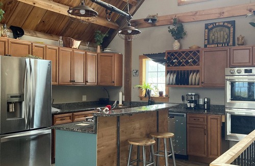 Brookfield House | Tranquil 3-bed home in Brookfield with WiFi, quiet road, patio and great room