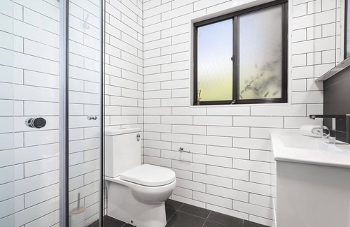 Narrabundah House | Tranquil 3-Bedroom Retreat
