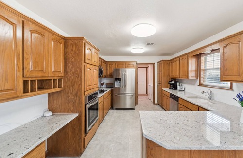 Pryor House | Tranquil 3 bedroom home in South Pryor AC,Wifi