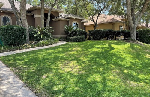 Niceville House | Tranquil 4 bedroom 3 bathroom home in blue water Bay 6 miles from Destin beaches