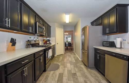 FM 1960 House | Tranquil 6-Bedroom w/Pool 25 Min to Downtown SO