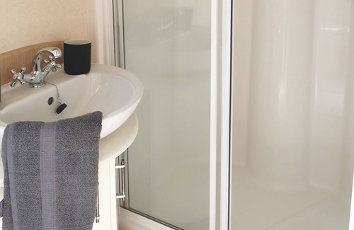 Chichester House | Tranquil 6 Berth Luxury Holiday Home Chichester - Lakeside Holiday Park