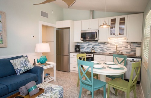 Holmes Beach Apartment | Tranquil AMI Resort Unit 1 all amenities! Central Holmes Beach