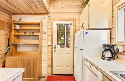 Black Butte Ranch Cabin | Tranquil Cabin in Black Butte Ranch w HOTTUB