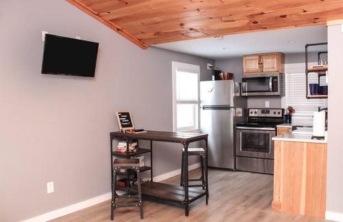 Kent Cottage | Tranquil Cat Fish Cottage Getaway Point Breeze, NY