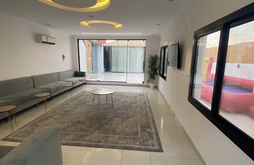 Jeddah Ski Chalet | Tranquil chalet with AC in Jeddah - 6 bedrooms available