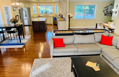 Cedar Ridge Villa | Tranquil & clean 5-acre getaway