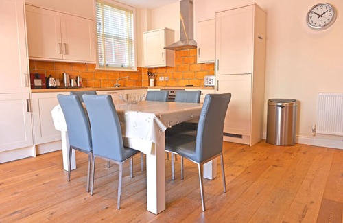 Meads Cottage | Tranquil cottage with outside terrace and undercover parking