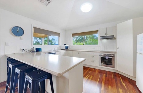 Ninderry House | Tranquil Escape with Beautiful Mountain Views