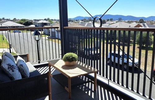 Hillvue House | Tranquil Escape with Mountain & Golf Course Views