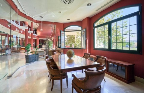 Cebreros House | Tranquil Family Room Near Downtown Ávila – 3 Miles Away