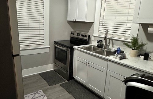 Tarrant House | "Tranquil Haven: Stylish Retreat with Modern Comforts"